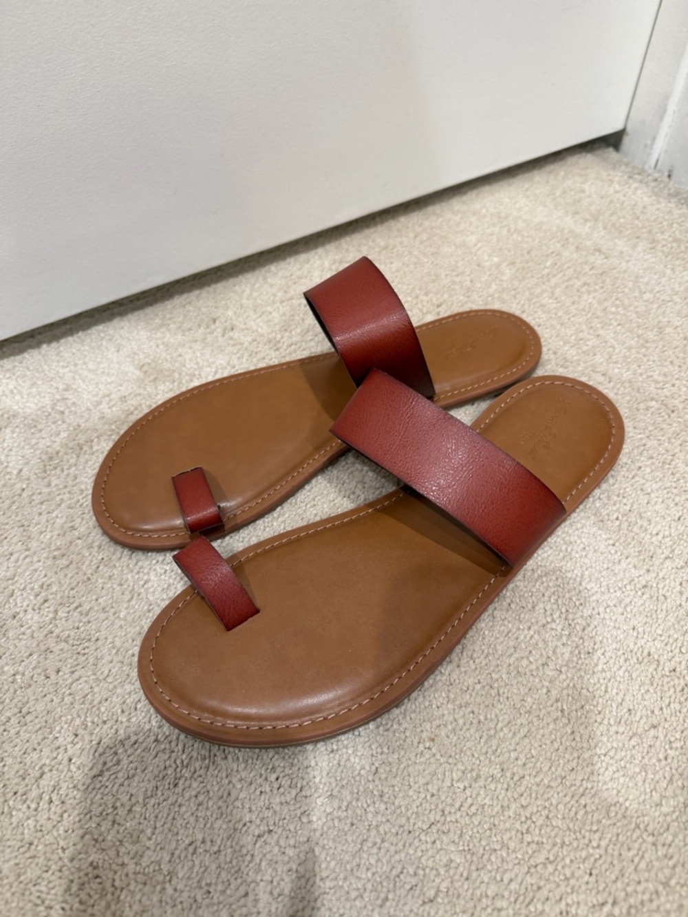 New Universal Thread Faux Leather Cognac Brown Sandals